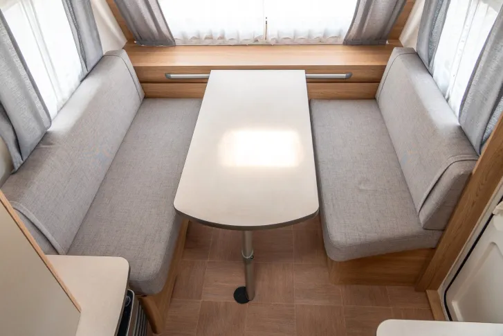 Fahrzeugbild LMC Sassino 390 K *Etagenbetten*1.360 kg*4 Personen* #10