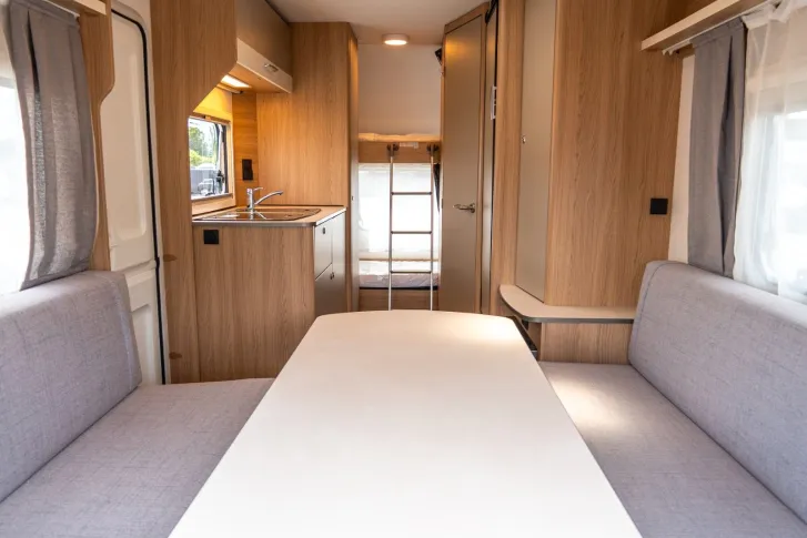 Fahrzeugbild LMC Sassino 390 K *Etagenbetten*1.360 kg*4 Personen* #8