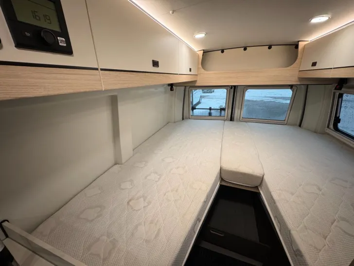 Fahrzeugbild Ahorn Camp Van 620 Plus-Aufstelldach-Automatik-Mwst #26