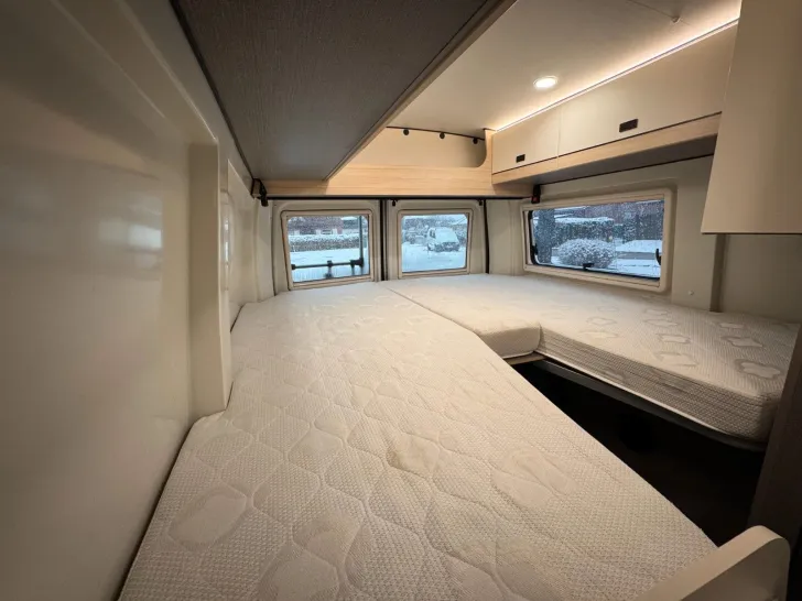 Fahrzeugbild Ahorn Camp Van 620 Plus-Aufstelldach-Automatik-Mwst #27