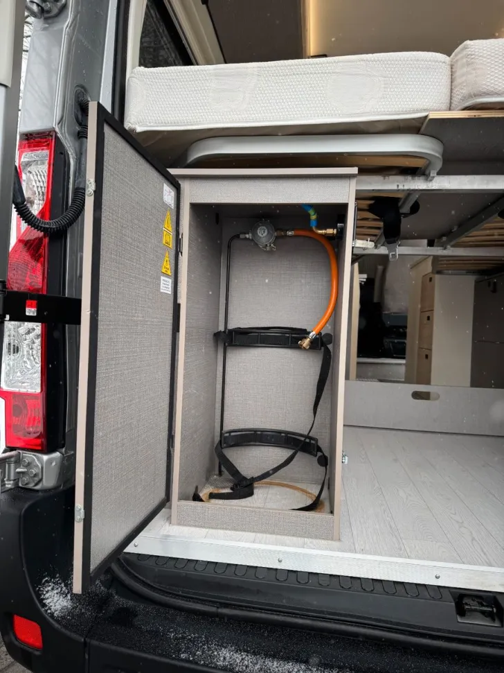 Fahrzeugbild Ahorn Camp Van 620 Plus-Aufstelldach-Automatik-Mwst #35