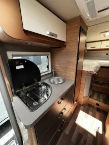 Fahrzeugbild Weinsberg CaraCompact 600 MEG EDITION [PEPPER] Mietwagen verfügbar ab Nov`26 #6