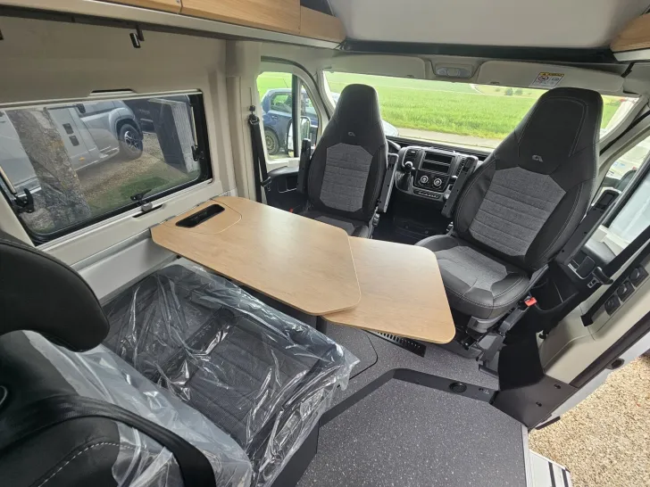 Fahrzeugbild Adria Twin 640 SGX WHITE EDITION Solar Großer Kühlschr #5