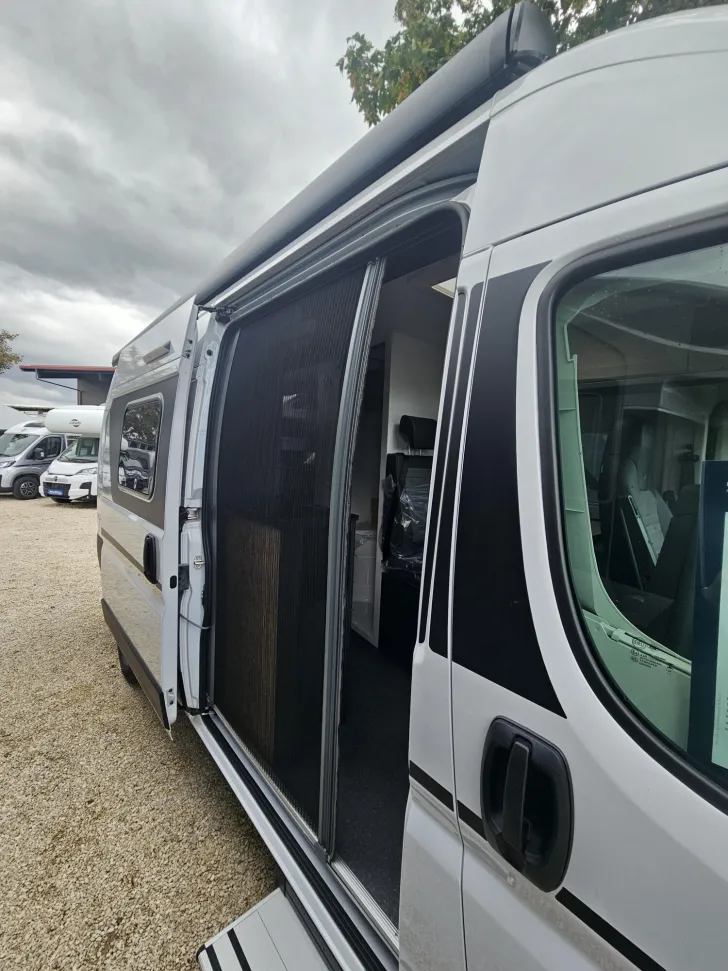 Fahrzeugbild Adria Twin 640 SGX WHITE EDITION Solar Großer Kühlschr #18