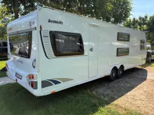 Fahrzeugbild Dethleffs Nomad 730 SK mit Vorzelt #1