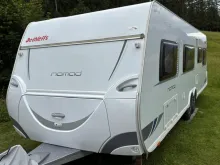 Grundriss Tag Dethleffs Nomad 730 SK mit Vorzelt