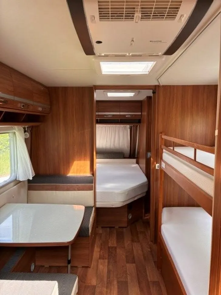 Fahrzeugbild Dethleffs Nomad 730 SK mit Vorzelt #4