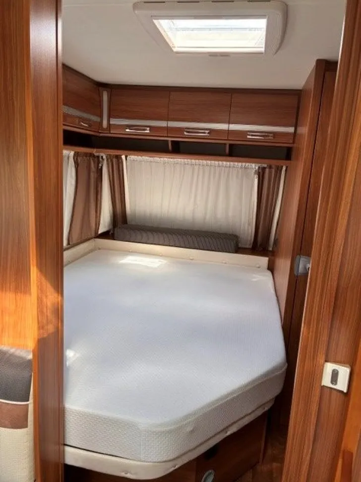 Fahrzeugbild Dethleffs Nomad 730 SK mit Vorzelt #6