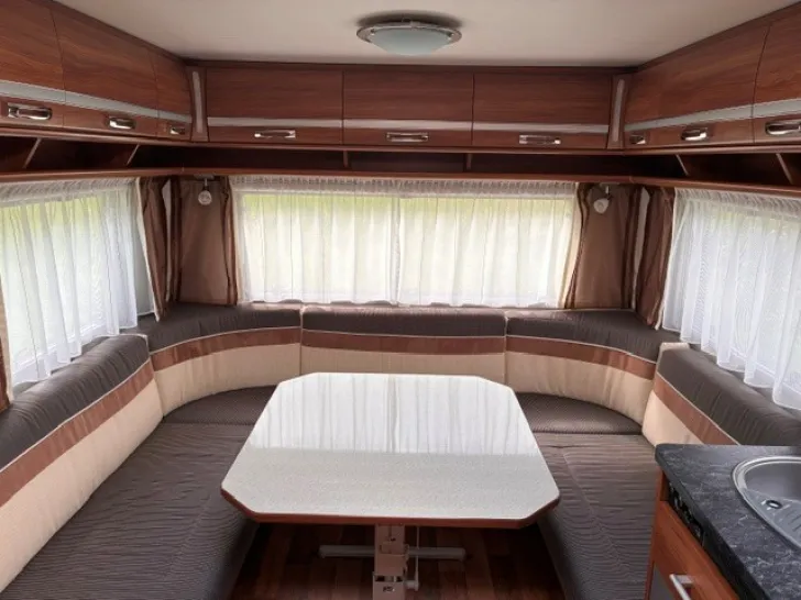 Fahrzeugbild Dethleffs Nomad 730 SK mit Vorzelt #9