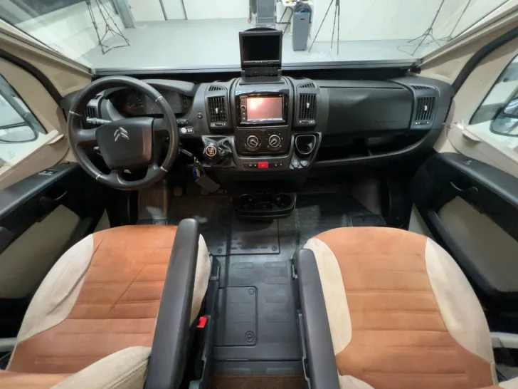 Fahrzeugbild GIOTTILINE Therry 37 / Einzelbetten / Garage / FINANZIERUNG #7