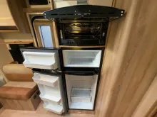 Fahrzeugbild GIOTTILINE Therry 37 / Einzelbetten / Garage / FINANZIERUNG #14