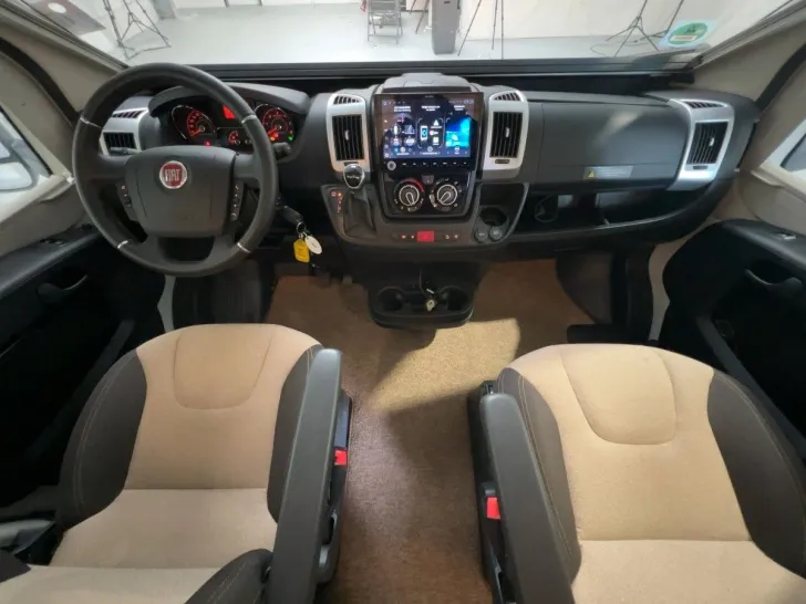 Fahrzeugbild Pilote C 690 G Essentiel/1.Hand/9-G Automatik/TOP-Fahrz #7