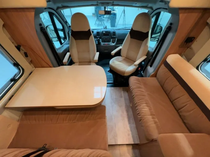 Fahrzeugbild Bürstner Ixeo IT 710 / Festbett+Hubbett/ PREISGARANTIE #8