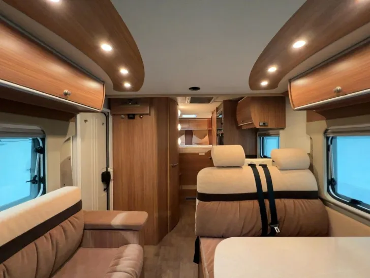 Fahrzeugbild Bürstner Ixeo IT 710 / Festbett+Hubbett/ PREISGARANTIE #11