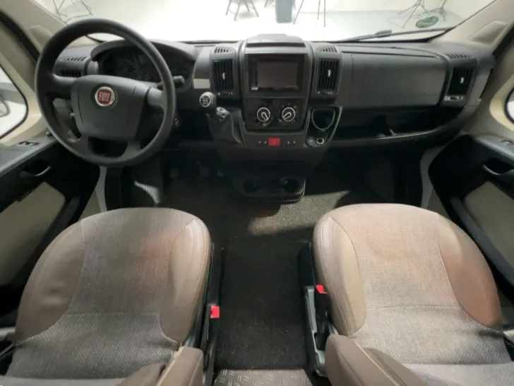 Fahrzeugbild Carado A 464/Festbett/Garage/2xKlima/Markise/Euro6 #7