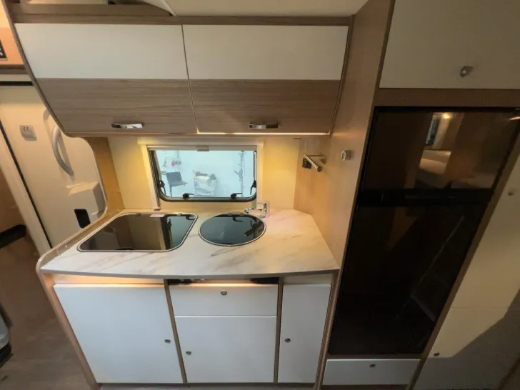 Fahrzeugbild Carado A 464/Festbett/Garage/2xKlima/Markise/Euro6 #14