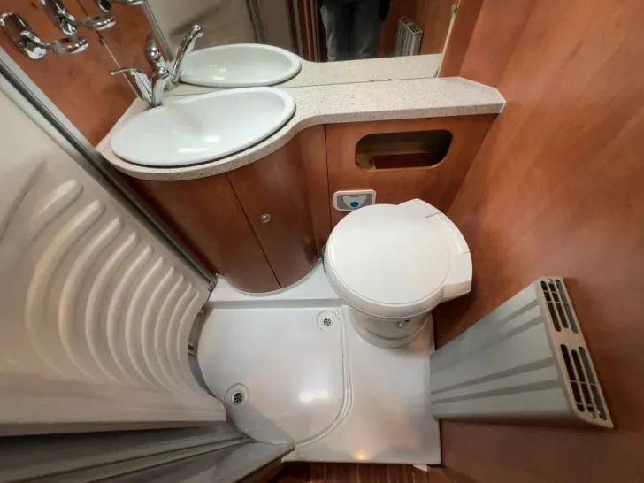 Fahrzeugbild Carthago Chic E-Line I 48/Einzelbetten/Hubbett/ALDE/Klima #16