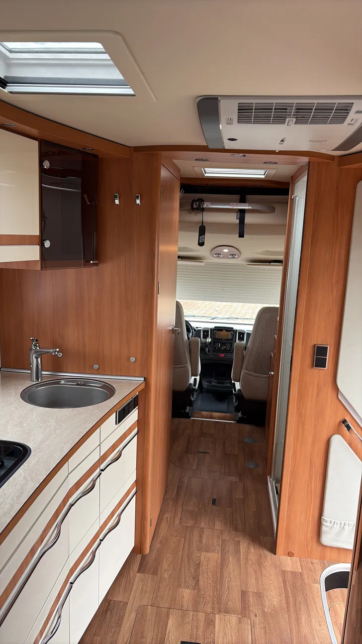 Sicht vorne-hinten Hymer Duo Mobil B 634 SL Duomobil sehr gepflegt