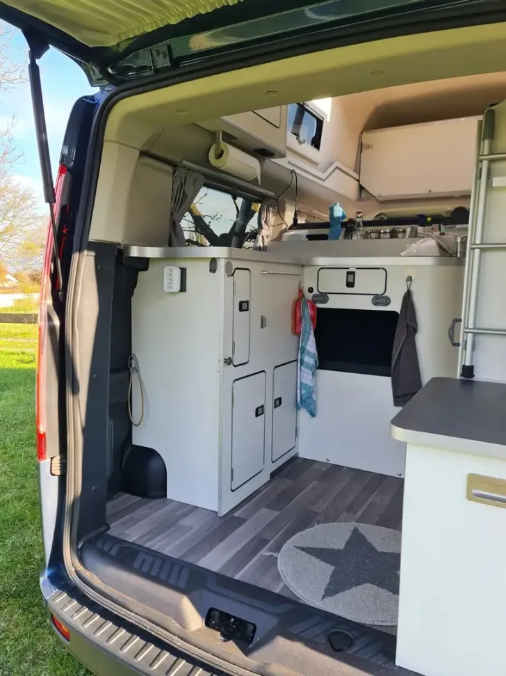 Fahrzeugbild Ford Transit Nugget Custom 320 L1H2 VA Autm. Nugge #5