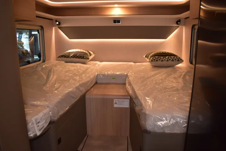 Fahrzeugbild Hymer GT-S 600 Mercedes, Hubbett, 4 Betten #19