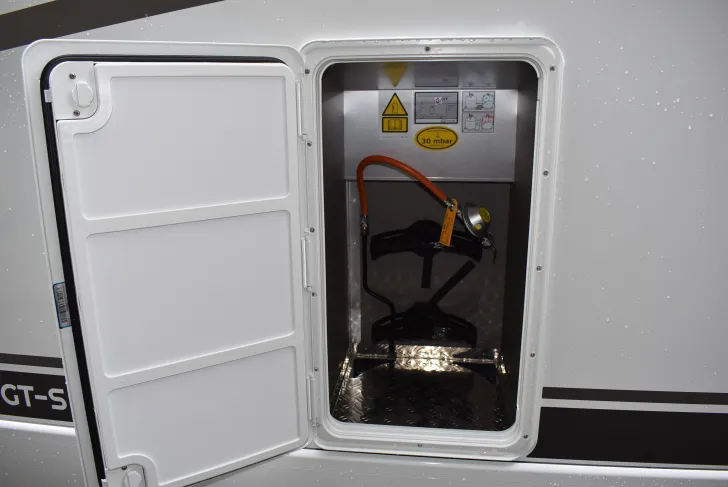 Fahrzeugbild Hymer GT-S 600 Mercedes, Hubbett, 4 Betten #72