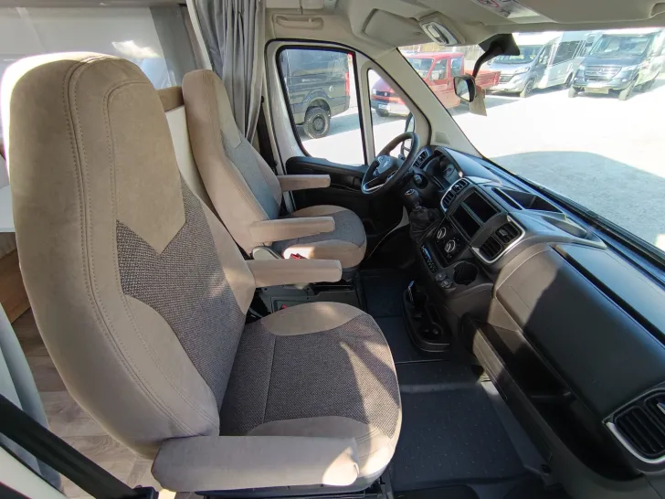 Fahrzeugbild Carado pro A 361 Mietwagen günstig ab 08/2026 abzugeben #12