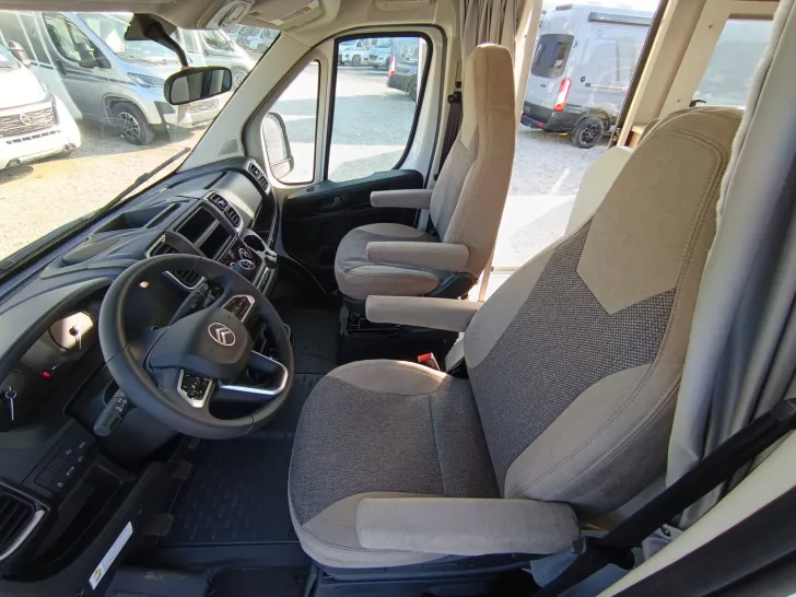 Fahrzeugbild Carado pro A 361 Mietwagen günstig ab 08/2026 abzugeben #13