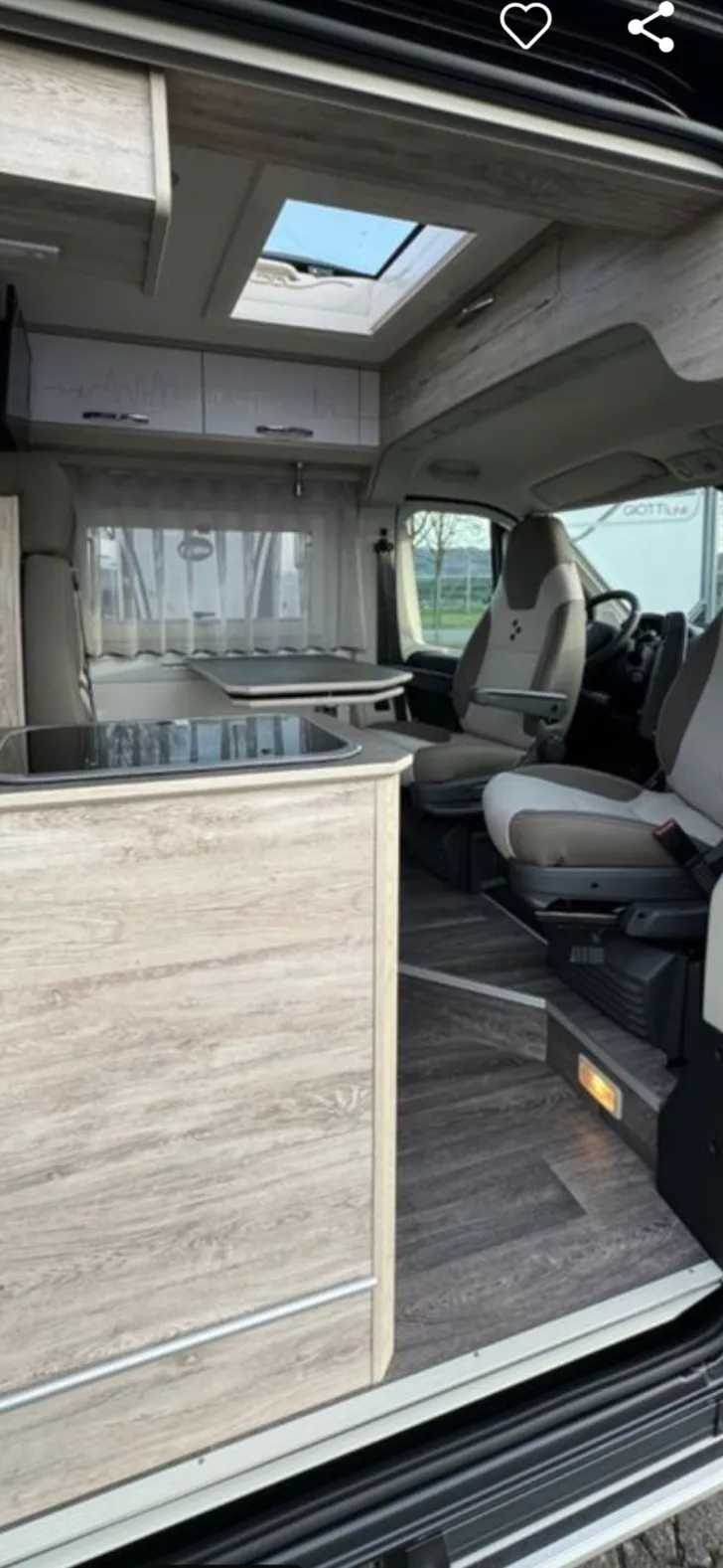 Fahrzeugbild Bravia Mobil Swan 636 Sehr gut gepflegt #7