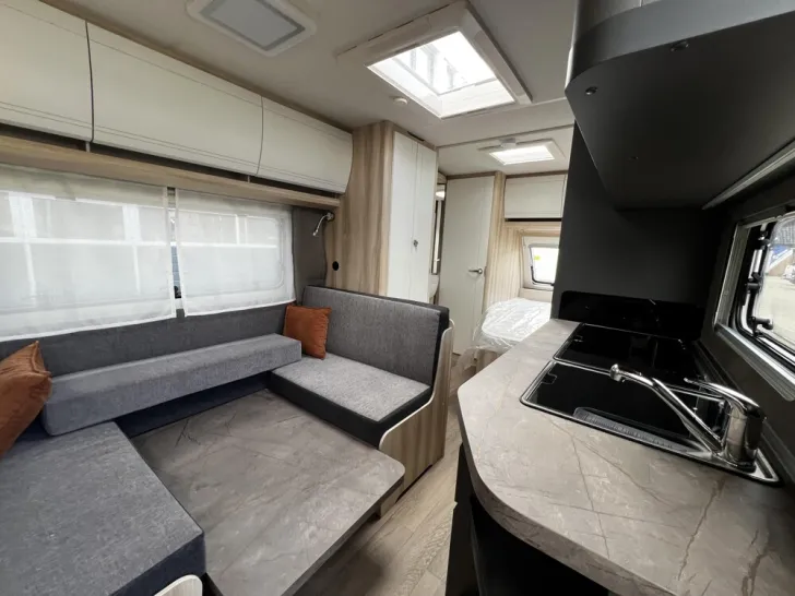 Fahrzeugbild Hobby De Luxe 540 KMFe #6