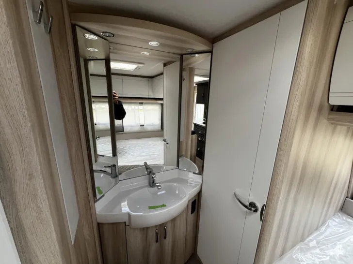 Fahrzeugbild Hobby De Luxe 540 KMFe #9
