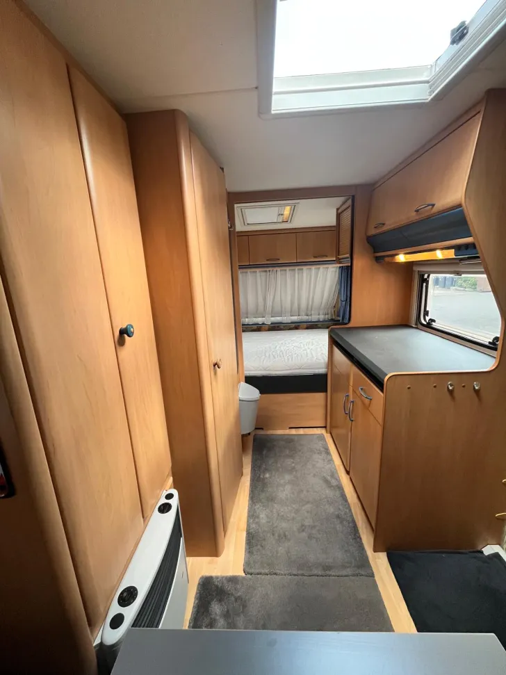 Grundriss Tag Hobby De Luxe 450 mit Vorzelt