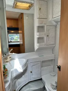 Grundriss Nacht Hobby De Luxe 450 mit Vorzelt