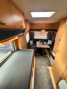 Fahrzeugbild Hobby De Luxe 450 mit Vorzelt #7