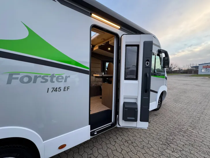 Fahrzeugbild Forster Integriert I 745 EF - 12.500 Euro Sondernachlass #14