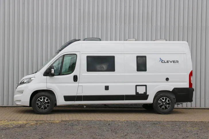 Fahrzeugbild Clever SELECT LINE Celebration 600 mit Verkehrsschilderkennung #8