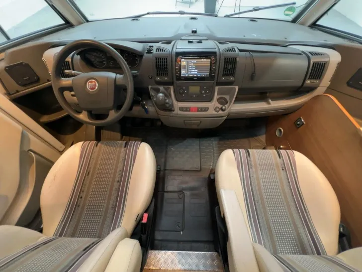Fahrzeugbild LMC Liberty I 710 Explorer/Festbett/Garage/Markise #8