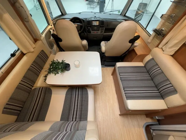 Fahrzeugbild LMC Liberty I 710 Explorer/Festbett/Garage/Markise #9