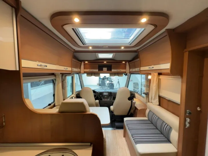 Fahrzeugbild LMC Liberty I 710 Explorer/Festbett/Garage/Markise #11