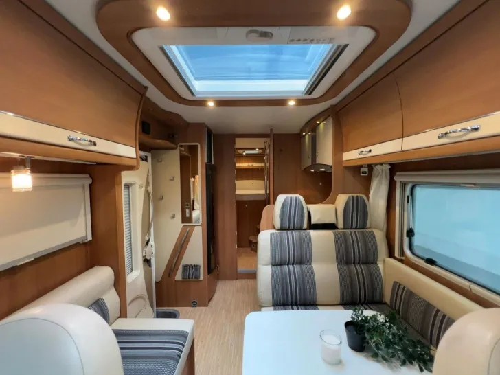 Fahrzeugbild LMC Liberty I 710 Explorer/Festbett/Garage/Markise #12