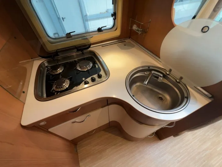 Fahrzeugbild LMC Liberty I 710 Explorer/Festbett/Garage/Markise #15
