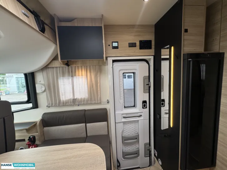 Fahrzeugbild Challenger 3048 Graphite Edition I Arctic #8