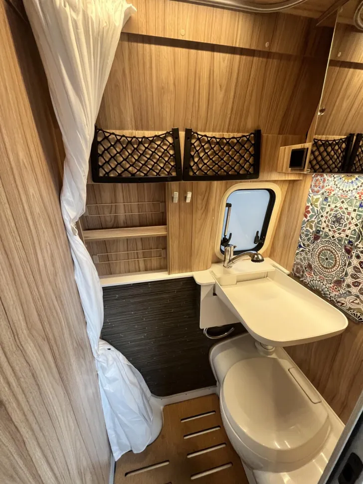 Fahrzeugbild Hymer Camper Van Camper Van Grand Canyon S CrossOver Mercedes #14
