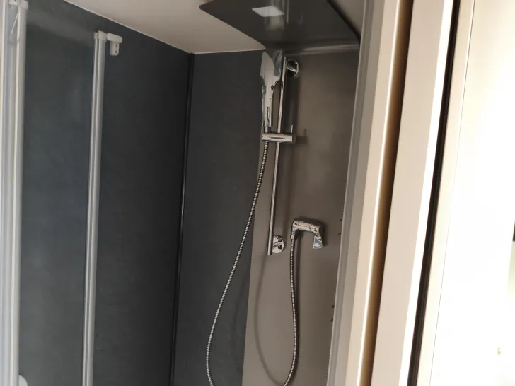 Fahrzeugbild Eura Mobil Integra 890 QB SONDERMODELL "S-P-S" #17