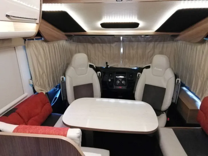 Fahrzeugbild Itineo JB 700 #6
