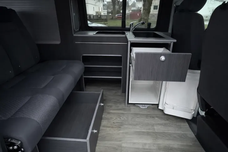 Fahrzeugbild VW Custom Bus T5 Mit professionellem Nordvan Co #4