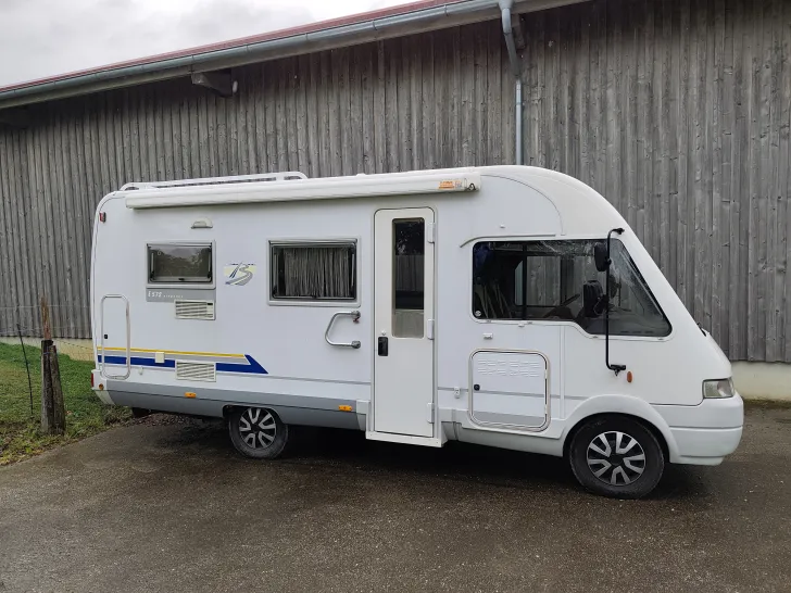 Grundriss Tag Bürstner Elegance sehr gut gepflegt, Garagenmobi
