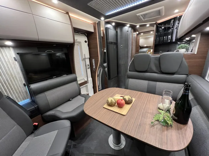 Fahrzeugbild chic c-line I 4.9 LE L Carthago Selection (355) #16