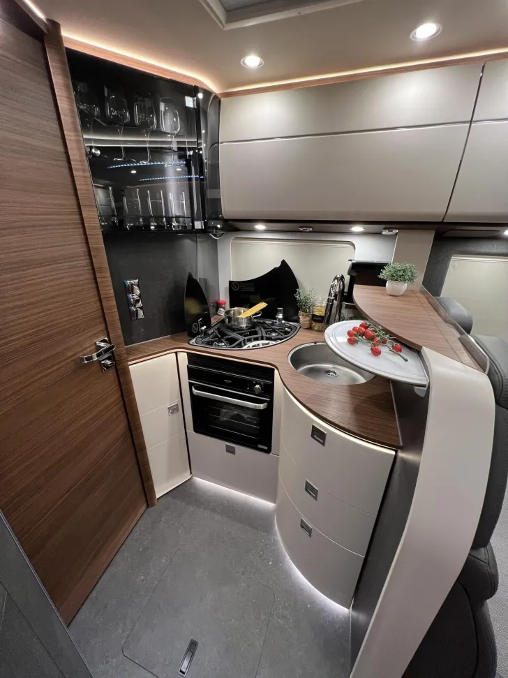 Fahrzeugbild chic c-line I 4.9 LE L Carthago Selection (355) #20