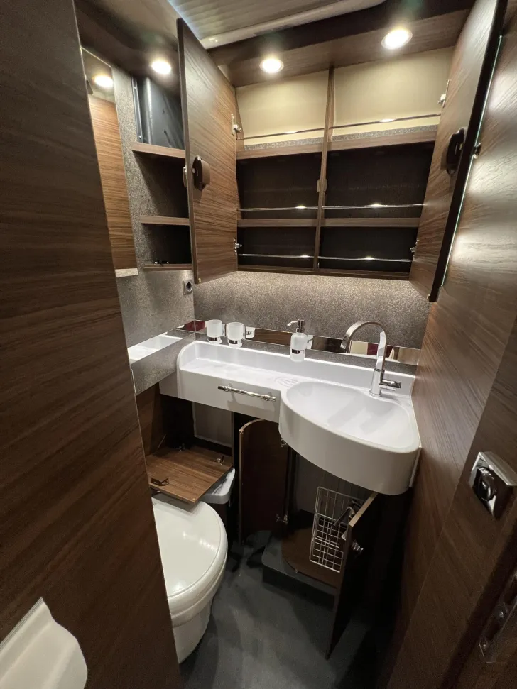 Fahrzeugbild chic c-line I 4.9 LE L Carthago Selection (355) #38