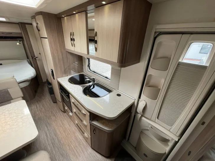 Fahrzeugbild Hobby De Luxe 650 KMFe +SCHNÄPPCHEN+ #13